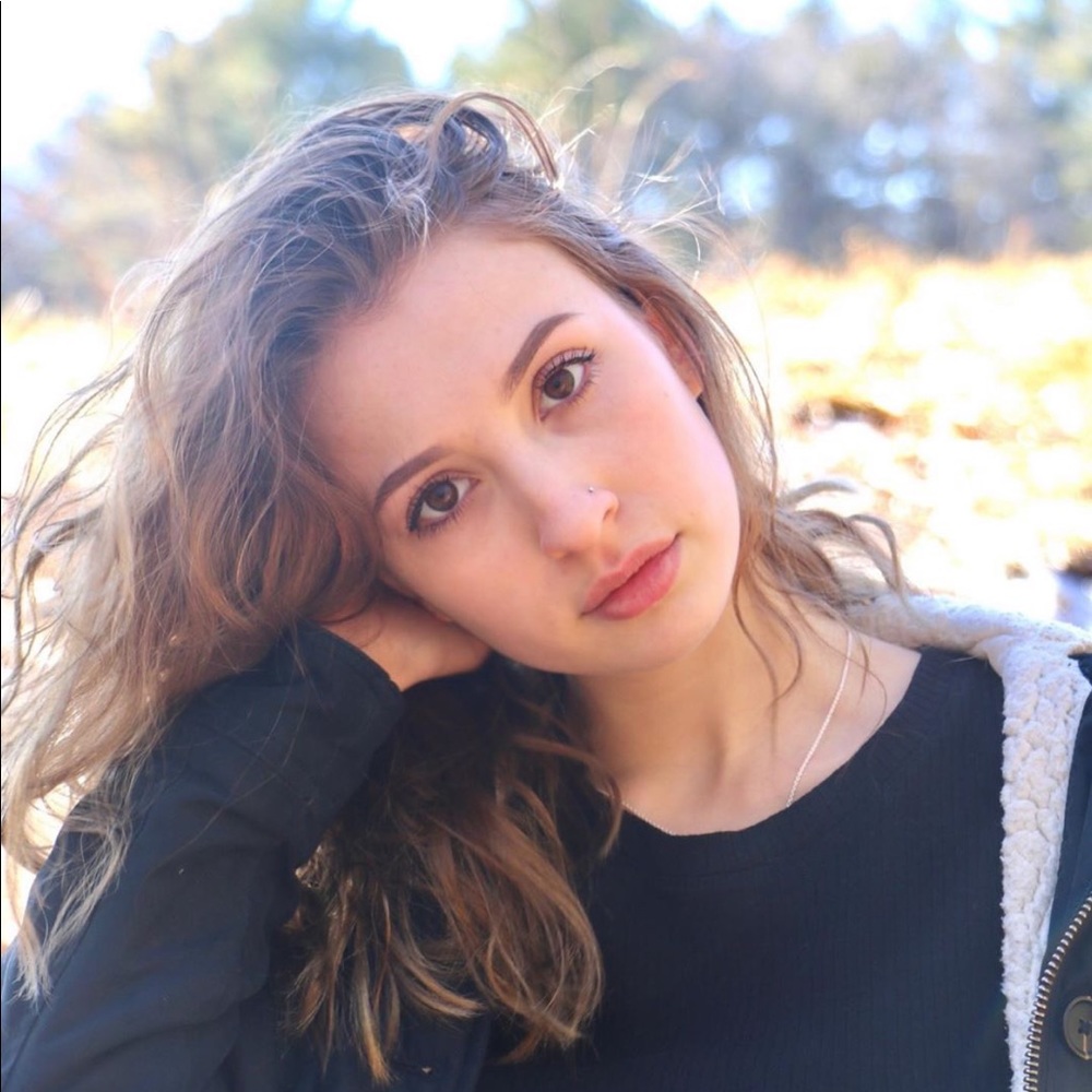 Meet your Posher, Julia